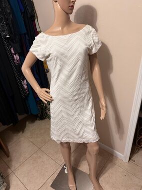 White House Black Market White Chevron Lace Shift Dress